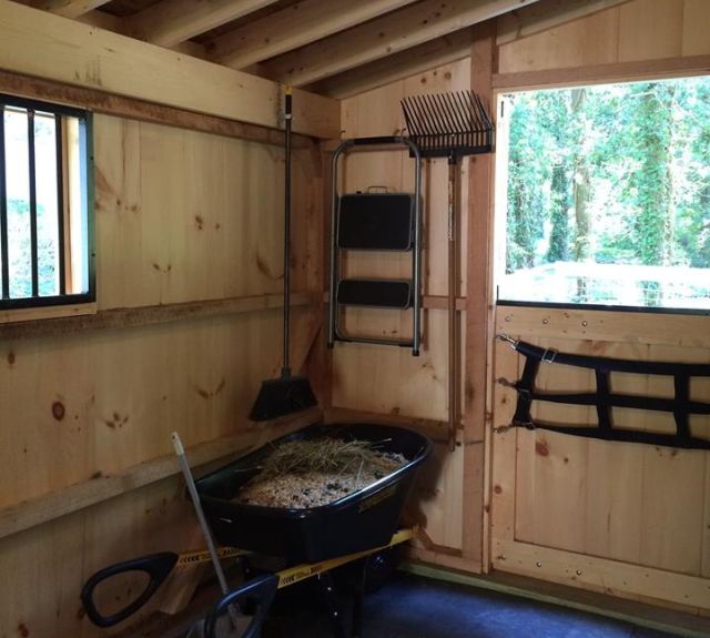 side_aisle_barn_storage_space
