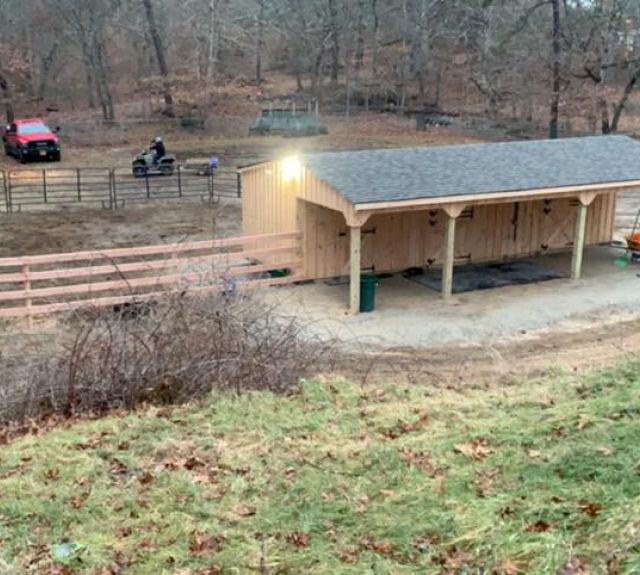 leanto_shedrow_stall_tack
