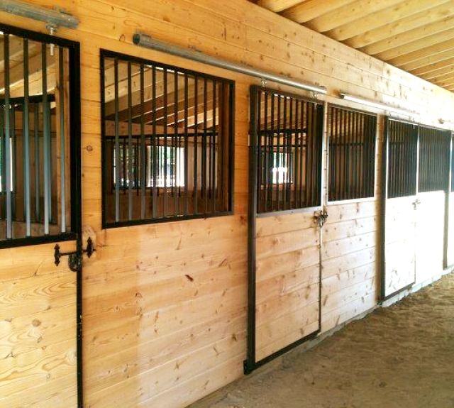 low profile_stall fronts_4 stalls