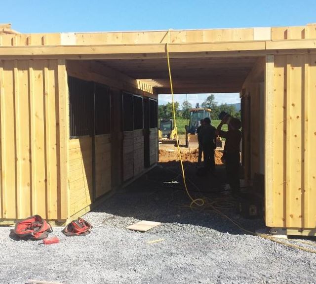 34' aisle barn_10'aisle view_build