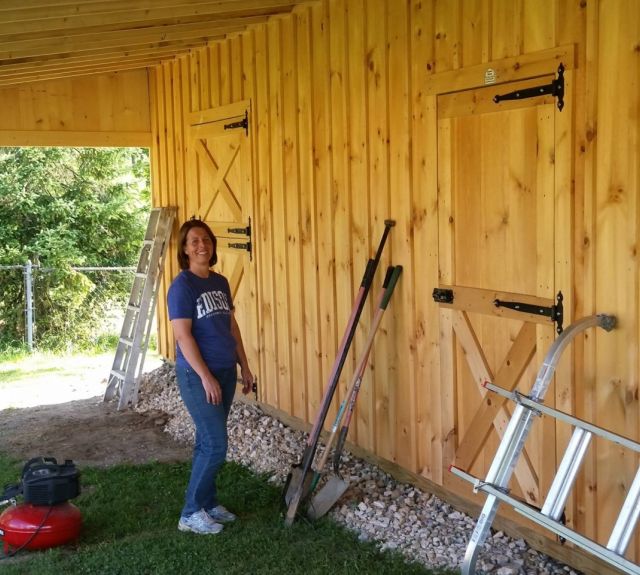 under_leantobarn_rowbarn_overhang