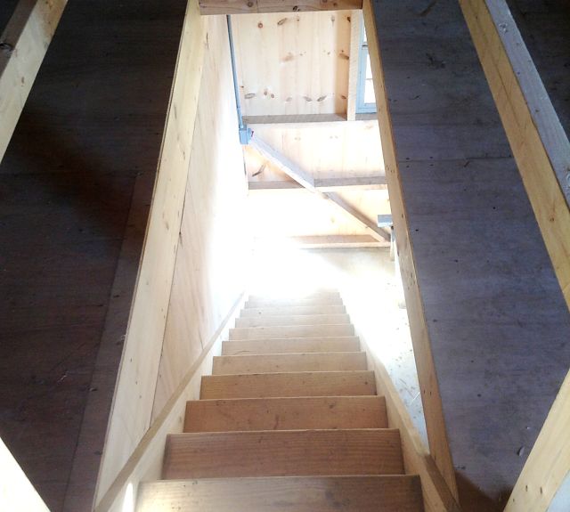 36x72_fullloft_centeraislebarn_cochranvillepa_2013_loftstairs