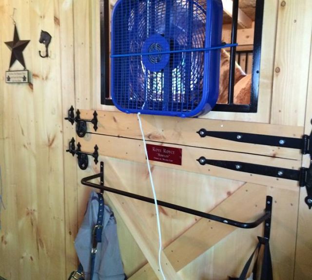 side_aisle_barn_dutch_door_grill_2