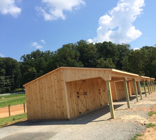 10x24_leantobarns_3inrow