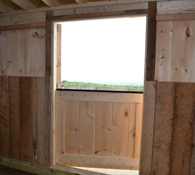 inside dutchdoor_chewguard_rowbarn