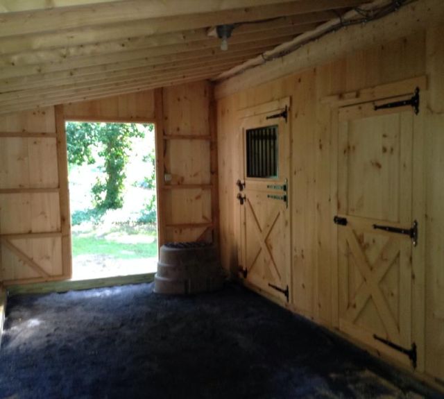 side_aisle_barn_aisleway_5x7dutchdoor