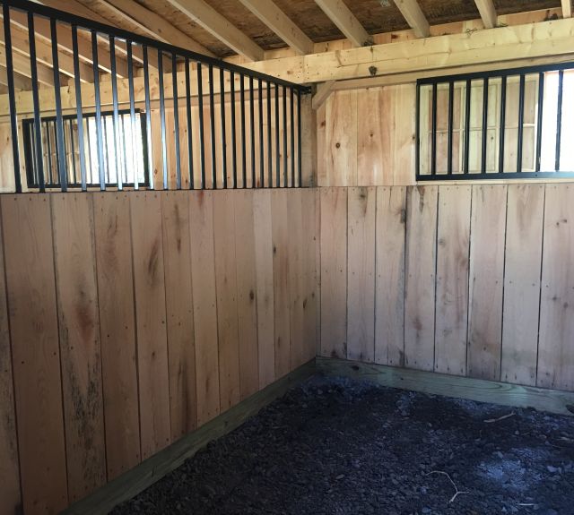 backwall_stallpartition_windows_grill