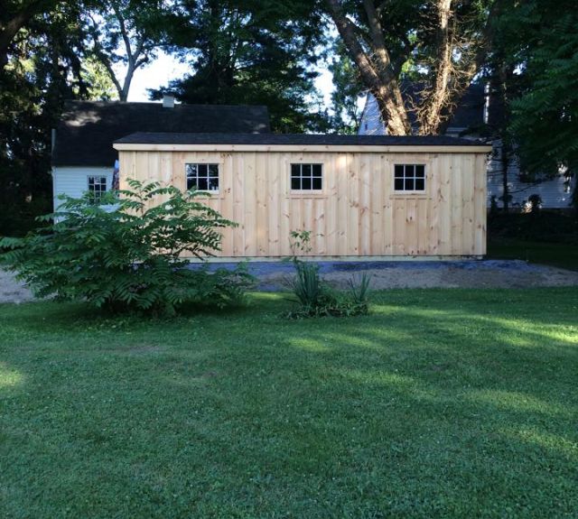 side_aisle_barn_2stall_tack_windows