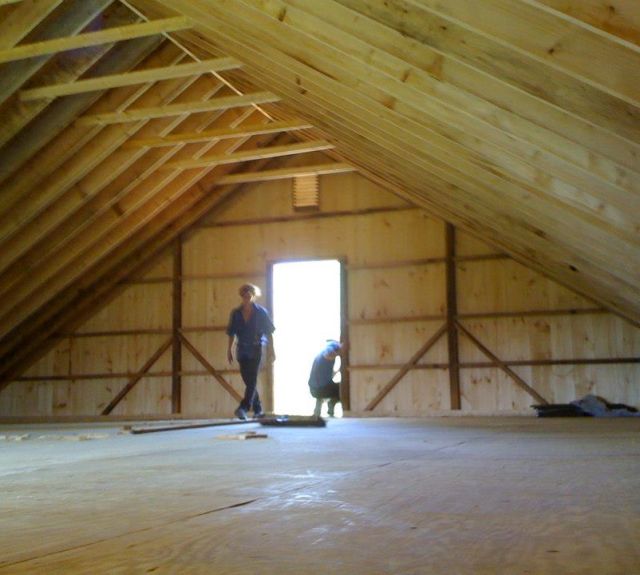 36'wide full loft_inside view