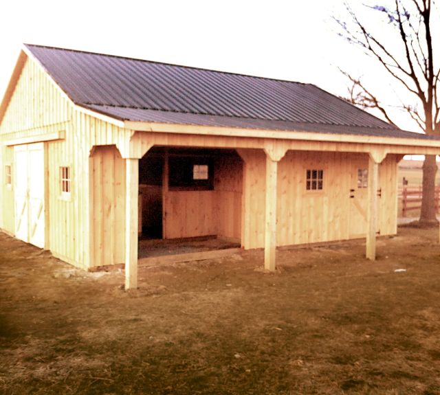center_aisle_barn_high_wall