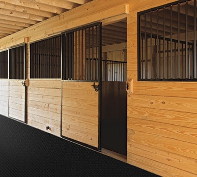 sliding stall door_aisle barn