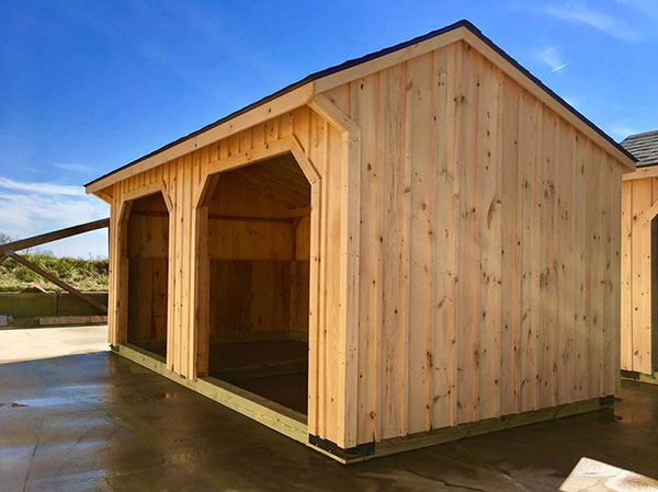 Run in shed with optional stall
