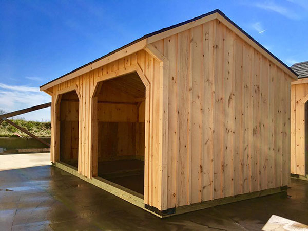 Run in shed with optional stall